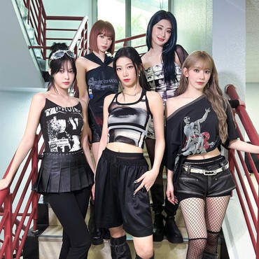 Lirik Lagu Terjemahan HOT - Le Sserafim