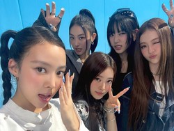 Lirik Lagu HANDS UP - MEOVV