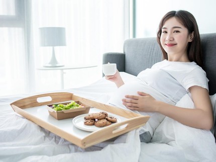 Deretan Mitos Makanan Ibu Hamil Menurut Dokter, Mulai Air Kelapa hingga Durian