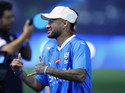 Lututnya Belum Pulih, Comeback Neymar Molor 2 Bulan?