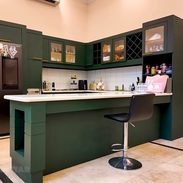 Sering Live Cooking Undang Chef, 7 Potret Dapur Rumah Aaliyah & Thariq Bernuansa Klasik