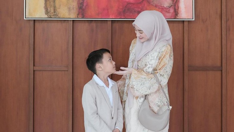 Potret Yusuf dan Alesha Anak Larissa Chou
