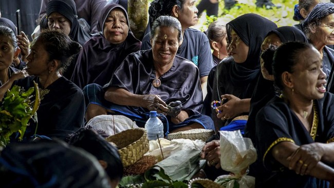 FOTO: Menengok Ritual Adat Desa Wisata Suku Ammatoa Kajang di Sulsel