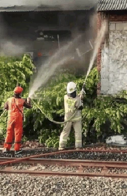 Kondisi Terkini 6 Petugas Damkar-PPSU Usai Ledakan Kebakaran di Grogol