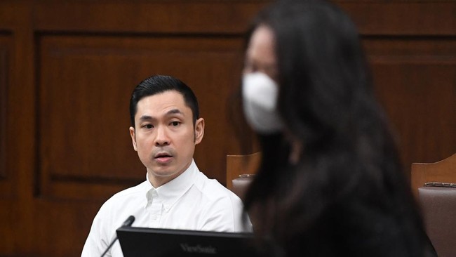 Harvey Moeis berperan penting dalam tata niaga komoditas timah di wilayah Izin Usaha Pertambangan (IUP) di PT Timah Tbk 2015-2022 yang berujung korupsi.