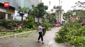 VIDEO: Vietnam Porak Poranda Dihantam Topan Yagi, 35 Warga Tewas
