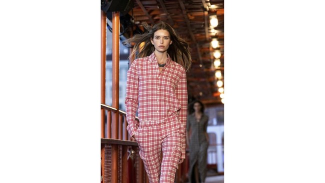 FOTO: Tommy Hilfiger Pamerkan Koleksi Teranyar di NYFW