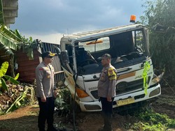 4 Fakta Truk Kontainer Terjun dari Tol Cibitung Setinggi 15 Meter