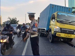 Truk Mogok di Dekat Plaza Semanggi Pagi Ini, Lalin Macet