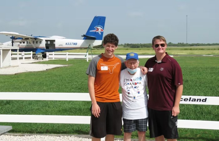 5 Rahasia Hidup Sehat dan Panjang Umur Pria Berusia 107 Tahun yang Hobi Terjun Payung