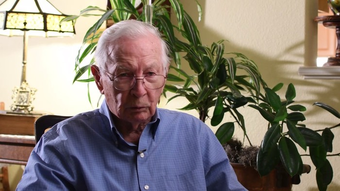 5 Rahasia Hidup Sehat dan Panjang Umur Pria Berusia 107 Tahun yang Hobi Terjun Payung