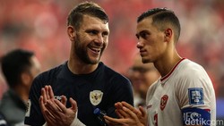 Ajax Siapkan Kontrak 3,5 Tahun untuk Maarten Paes