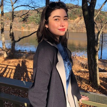 7 Pesona Cantik Amanda Rigby yang Digosipkan Dipacari Andre Taulany