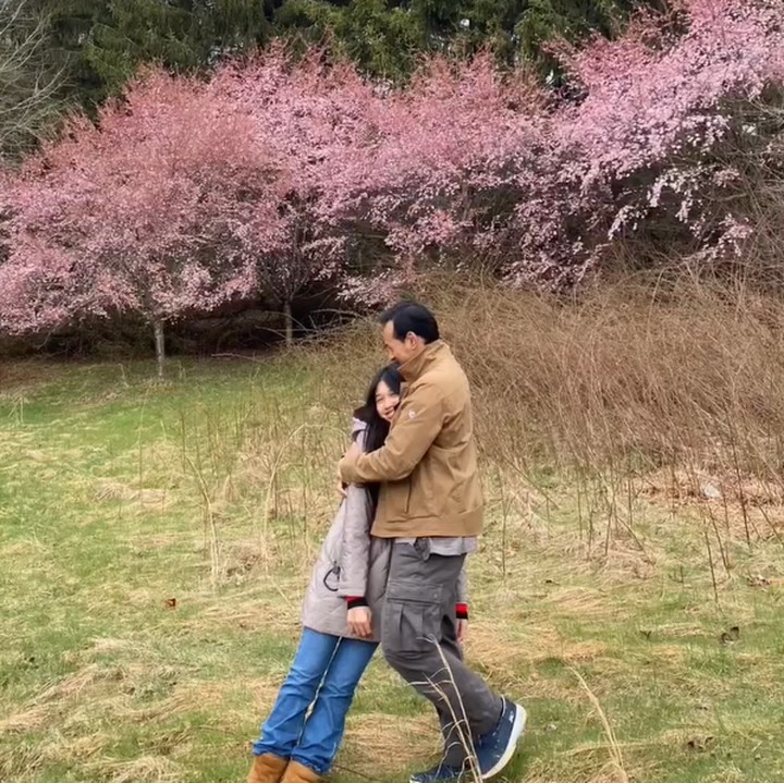 <p>Baru-baru ini, Oka membagikan video ketika sedang menjemput putrinya di sekolah. Ia mengaku, kegiatan tersebut menjadi momen favoritnya saat ini. <em>"Favorite time of the day (</em>Kegiatan favorit di hari ini)," ucapnya. (Foto: Instagram @oks_antara)</p>