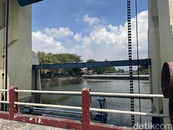 Jelang Akhir Pekan, Cuaca Surabaya Berawan