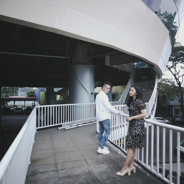 <p>Dinda sudah menikah dengan teman kecilnya, Armand Zachary Sukandar. Pernikahan mereka berlangsung pada 26 Juni 2022. Pasangan ini sudah dikaruniai anak pertama pada April 2023. (Foto: Instagram @dindazani)</p>