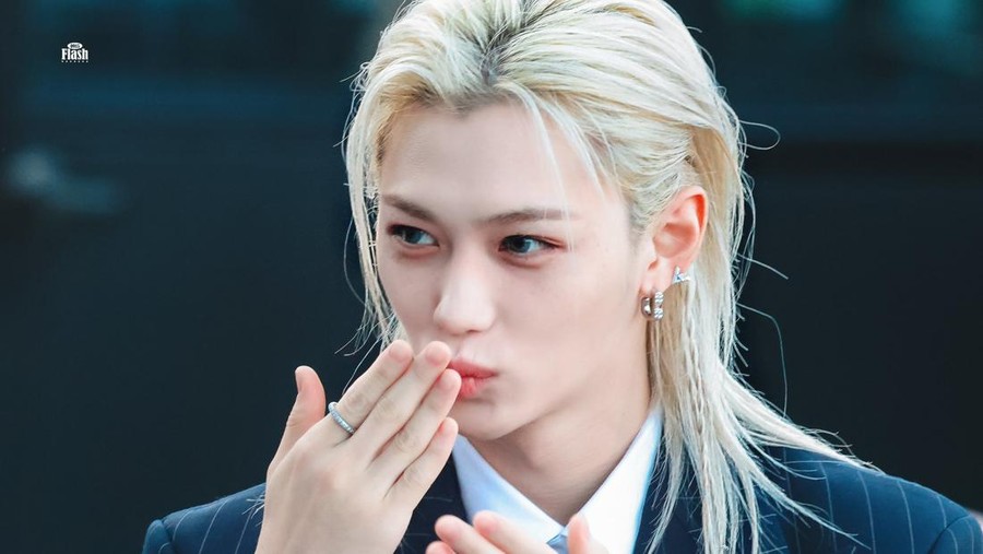 Felix Stray Kids menghadiri peragaan busana Tommy Hilfiger