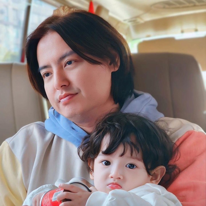 <p>Bunda, kita doakan agar Jourell tumbuh menjadi anak yang sehat dan selalu diberikan kebahagiaan, ya. Semoga Jourell juga bisa menjadi penerang bagi kedua orang tuanya. (Foto: Instagram: @rogerojey)</p>