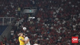 Viral Penonton Merokok di SUGBK saat Laga Indonesia vs Australia