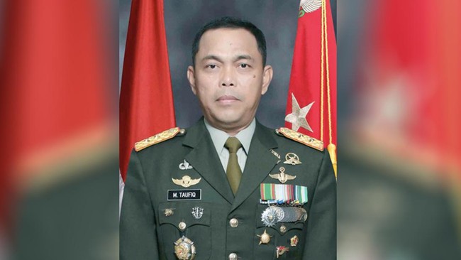 Menteri BUMN Erick Thohir menambah posisi baru di Perum Bulog; wakil direktur utama. Posisi itu diisi langsung Marga Taufiq, anak buah Prabowo di Kostrad.