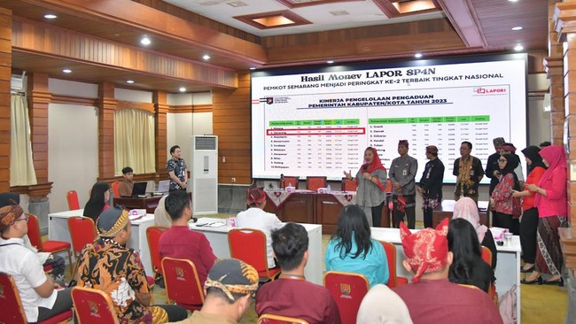 Hasil penilaian kinerja pengelolaan pengaduan Pemerintah Kabupaten/Kota tahun 2023 dari Kemendagri menyatakan Kota Semarang mendapatkan predikat "sangat baik".