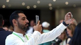 iPhone Raja Ponsel Flagship, Tinggalkan Samsung dan Huawei