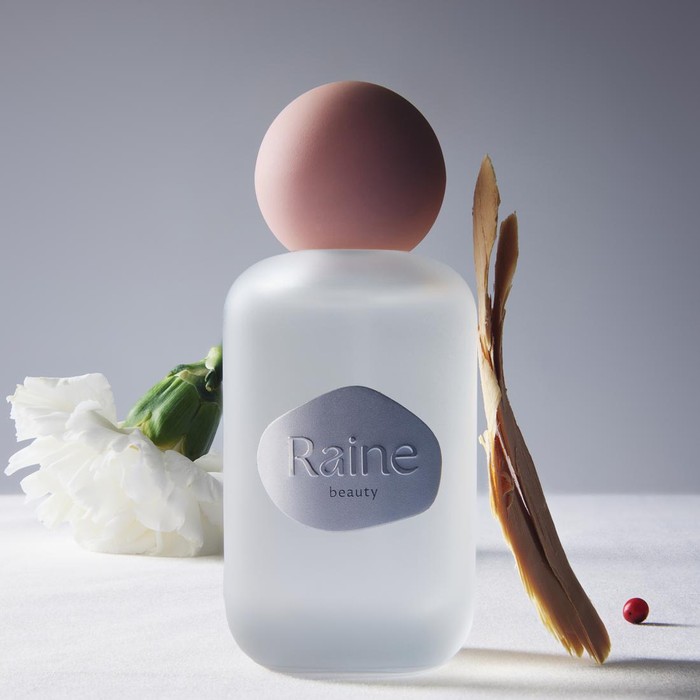 Raine Beauty Eau de Parfum - Closer Still