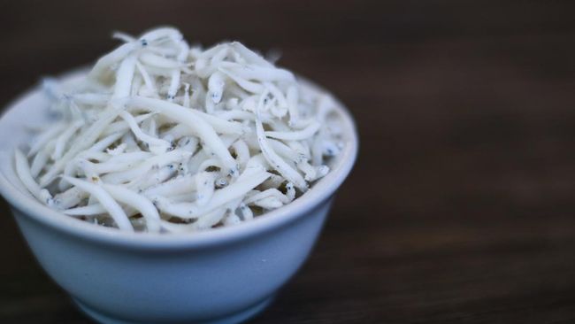 Bingung mengolah MPASI buat anak? Berikut beberapa resep praktis MPASI menggunakan teri nasi.