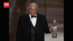 VIDEO: RIP James Earl Jones Sang Pengisi Suara Darth Vader
