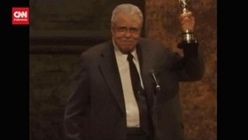 VIDEO: James Earl Jones, Pengisi Suara Darth Vader Tutup Usia