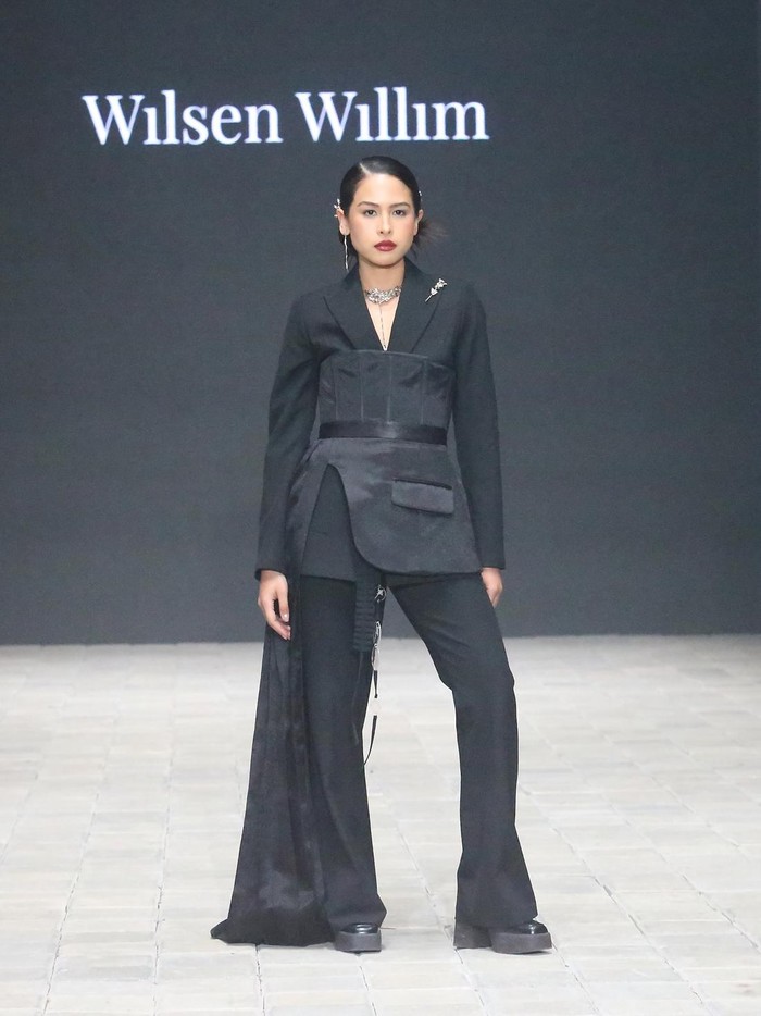 Presentasi koleksi huMAN juga menggandeng sejumlah paras familiar. Beberapa di antaranya seperti Maudy Ayunda, Angga Yunanda, Celina Hadiningrat, dan Aquinaldo Adrian/ Foto: Dok. Wilsen Willim