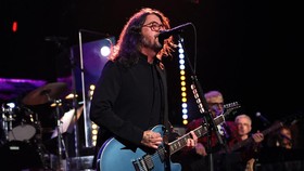 Foo Fighters Batalkan Jadwal Manggung Usai Skandal Dave Grohl