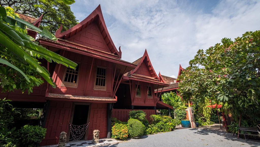 Seni, Sutra, dan Teka-teki di Jim Thompson House Bangkok