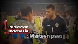 Momen Maarten Paes Bersalaman dengan Presiden Jokowi usai Tanding