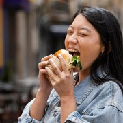 Mengenal Pola Makan Intuitive Eating, Bebas Konsumsi Apa pun tapi Tetap Sehat?