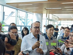 Rosan Tinjau Proyek Lotte Rp 60 T di Banten yang Bakal Beroperasi Maret 2025