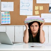 5 Ciri Kepribadian di Balik Orang yang Suka Menunda Pekerjaan, Termasuk Kamu?