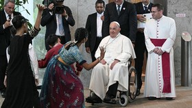 FOTO: Singapura Sambut Meriah Pauss Fransiskus