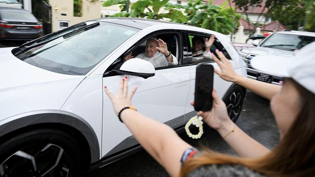 FOTO: Singapura Sambut Meriah Pauss Fransiskus