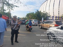 Kendaraan Mulai Padati JIS Jelang Konser Bruno Mars Sore Ini