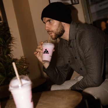 Momen Maarten Paes Beli Bubur Ayam Pakai Bahasa Indonesia Jadi Sorotan