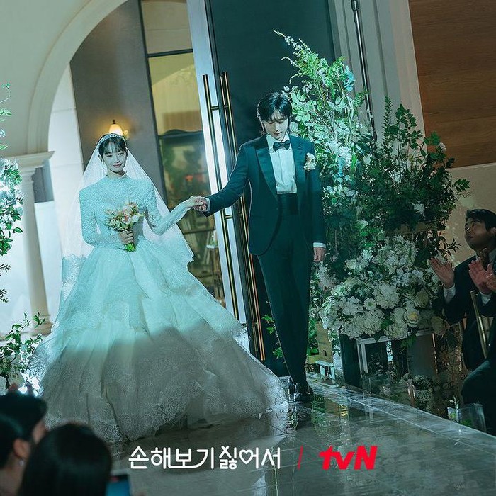 Shin Min Ah dan Kim Young Dae di No Gain No Love