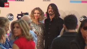 VIDEO: Dave Grohl Akui Baru Dikaruniai Anak di Luar Nikah