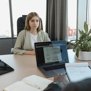 Biar Wawancara Lancar, Ini 5 Trik Public Speaking yang Cocok untuk Pemula