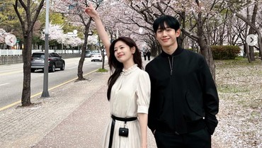 img-title Momen Jung Hae In dan Jung So Min 'Love Next Door' Tiba di Bali
