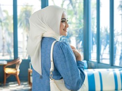 Penampilan Marshanda Pakai Hijab bak Ibu Pejabat Bikin Netizen Meleleh