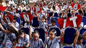 Misa Suci di Singapura, Bayi-Balita Antre Diberkati Paus Fransiskus
