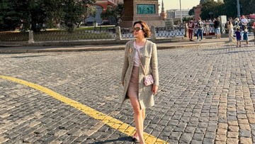 7 Potret Shandy Aulia Liburan ke Rusia, OOTD Keren dan Stylish