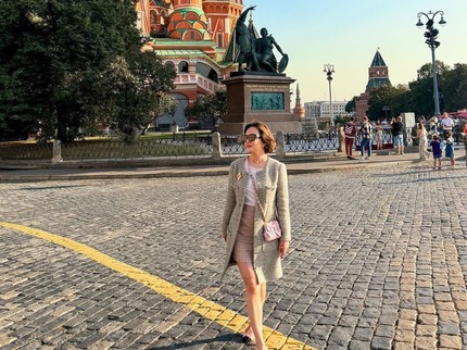 7 Potret Shandy Aulia Liburan ke Rusia, OOTD Keren dan Stylish