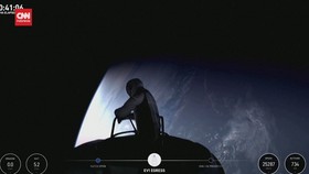 VIDEO: Momen Awak Misi Polaris Dawn Lakukan Space Walk di Luar Angkasa